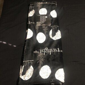 The Twilight Saga Soft Plush Throw, 50in W x 70in L (127 cm x178 cm), Black